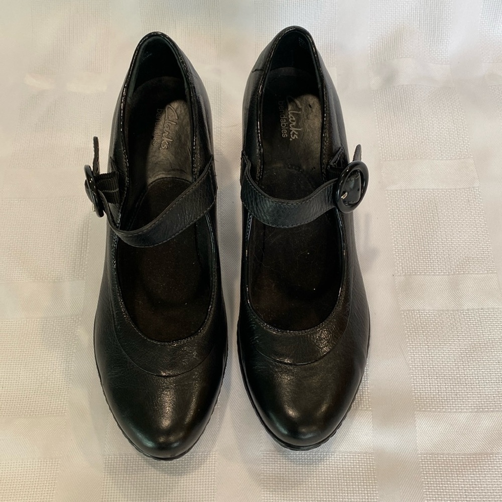 Clarks Mary Janes, Black, 8M
